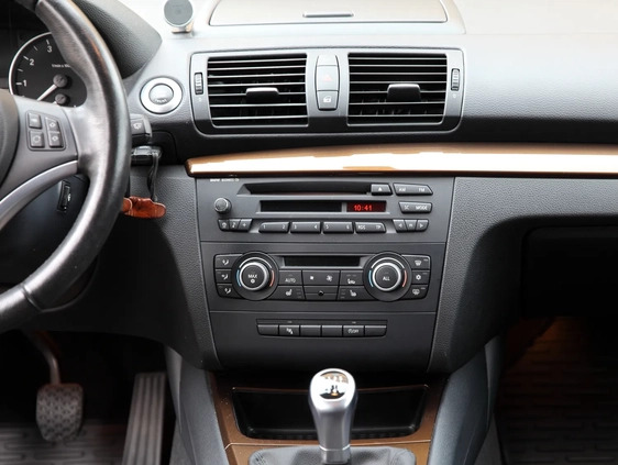 BMW Seria 1 cena 29400 przebieg: 79700, rok produkcji 2009 z Kałuszyn małe 211